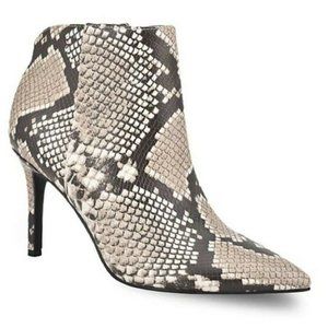 Nine West Women's FINNY Black High Heel Ankle Boot